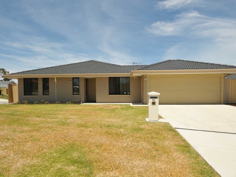 10 Featherstone Road, Orelia WA 6167