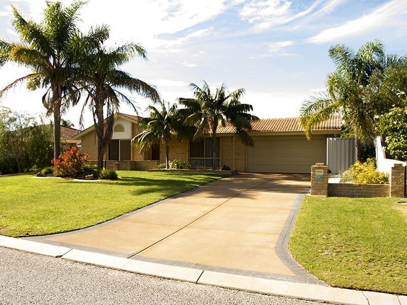 57 Discovery Ave, Port Kennedy WA 6172