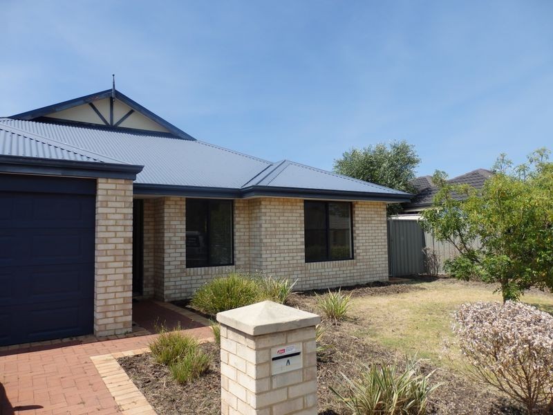 14 Weybridge Drive, Wellard WA 6170