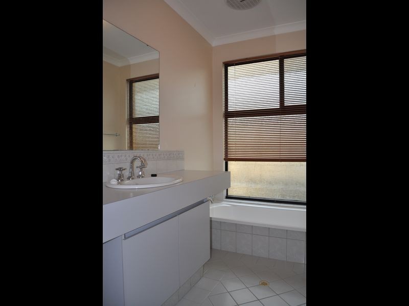 6 Brandon Mews, Parmelia WA 6167