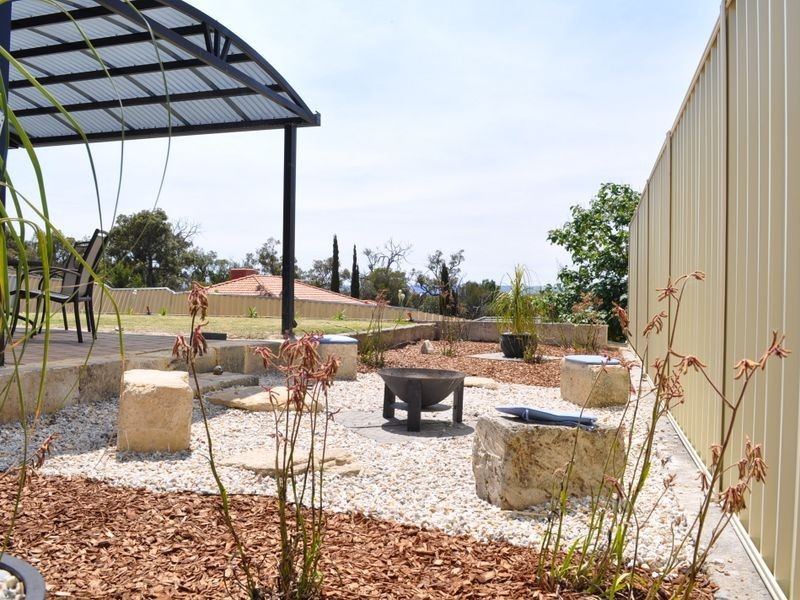 6 Brandon Mews, Parmelia WA 6167