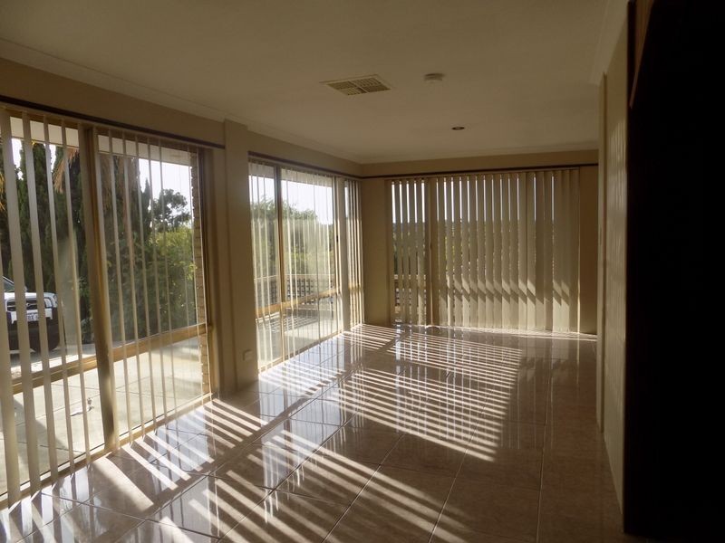 13 Welbourne Heights, Parmelia WA 6167