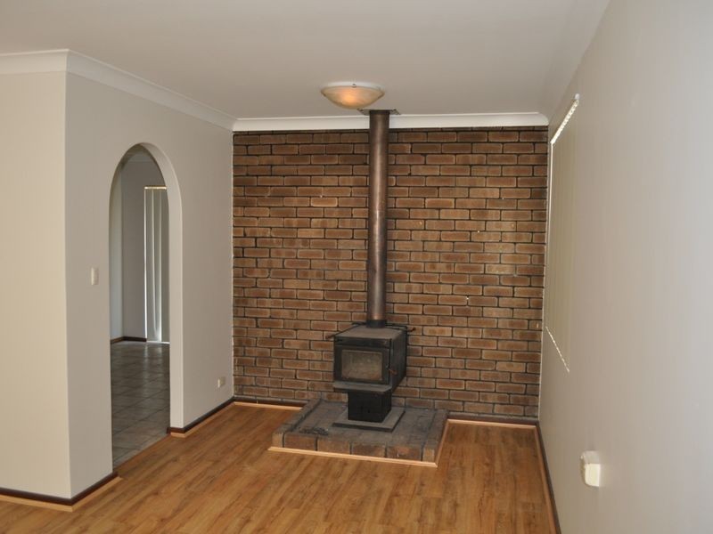 7 Riggs Place, Parmelia WA 6167