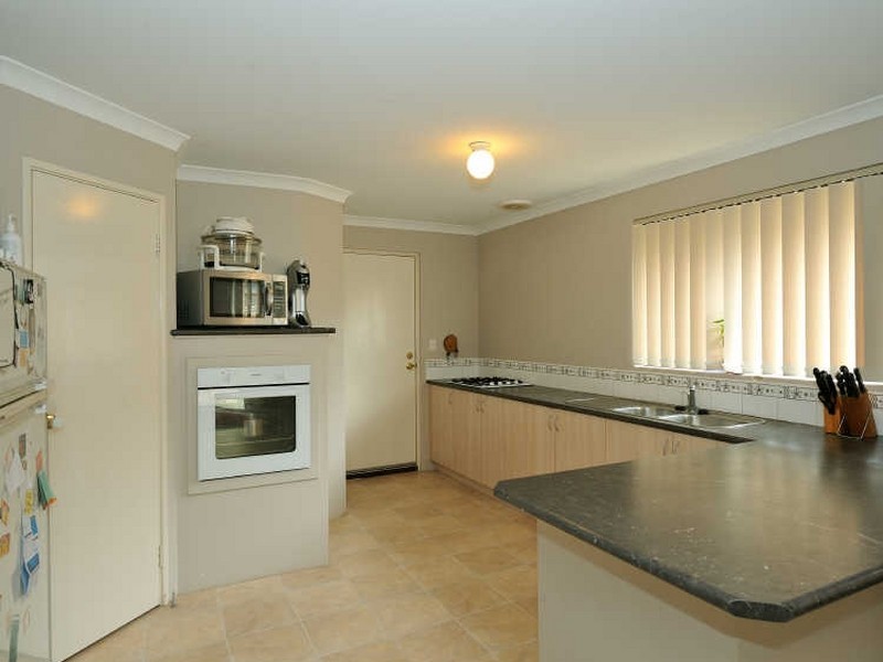 4 Wanstead Vista, Bertram WA 6167
