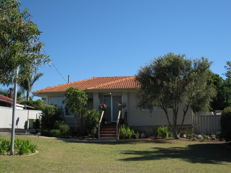 14 Madden Way, Parmelia WA 6167
