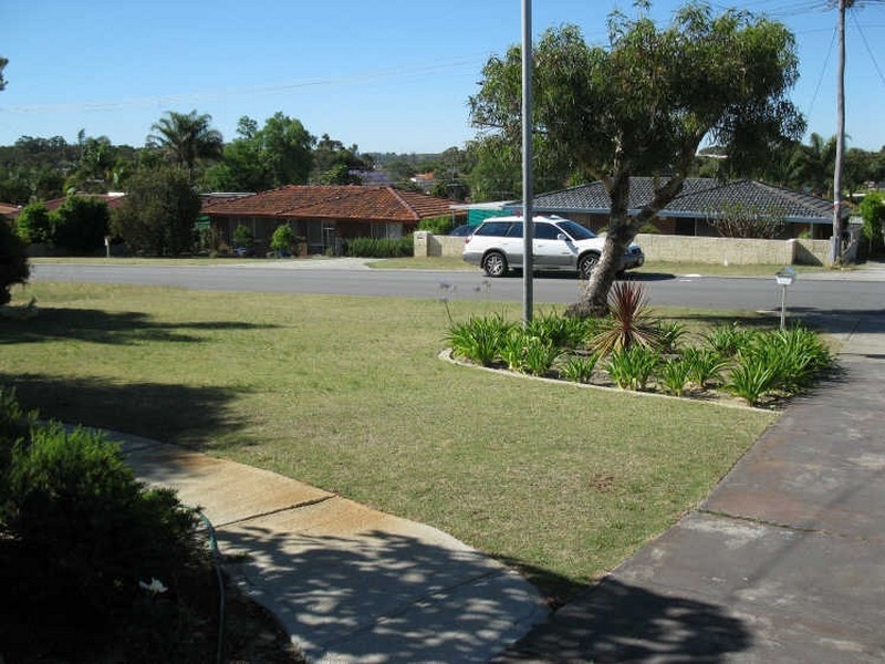 14 Madden Way, Parmelia WA 6167
