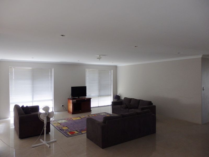 9 Shaftesbury Way, Wellard WA 6170