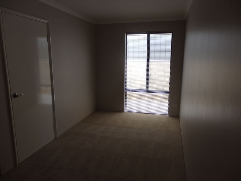 9 Shaftesbury Way, Wellard WA 6170