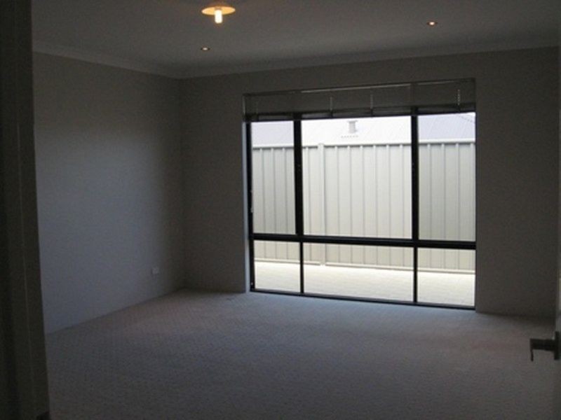 9 Shaftesbury Way, Wellard WA 6170