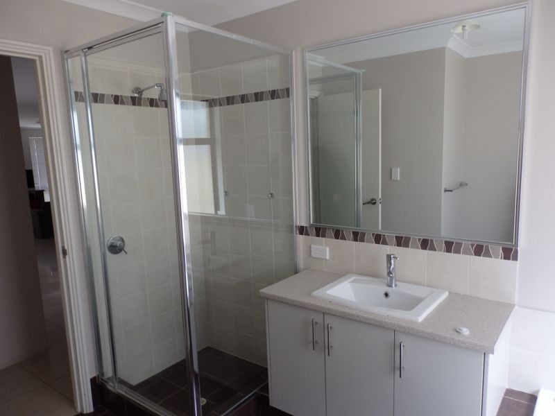 9 Shaftesbury Way, Wellard WA 6170