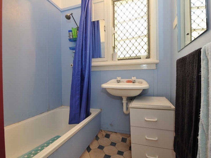 53 Cowcher Way, Medina WA 6167