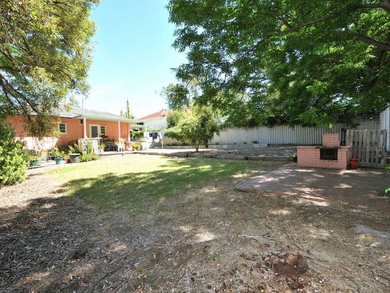 53 Cowcher Way, Medina WA 6167