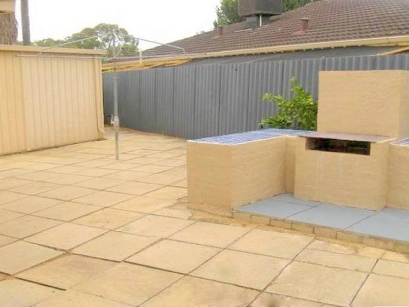 21 Barney Court, Parmelia WA 6167