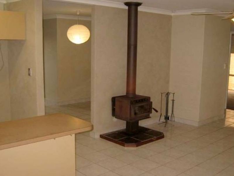 21 Barney Court, Parmelia WA 6167