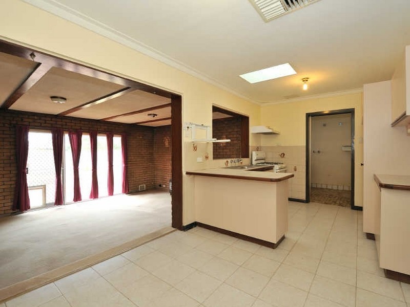 25 Menli Place, Orelia WA 6167