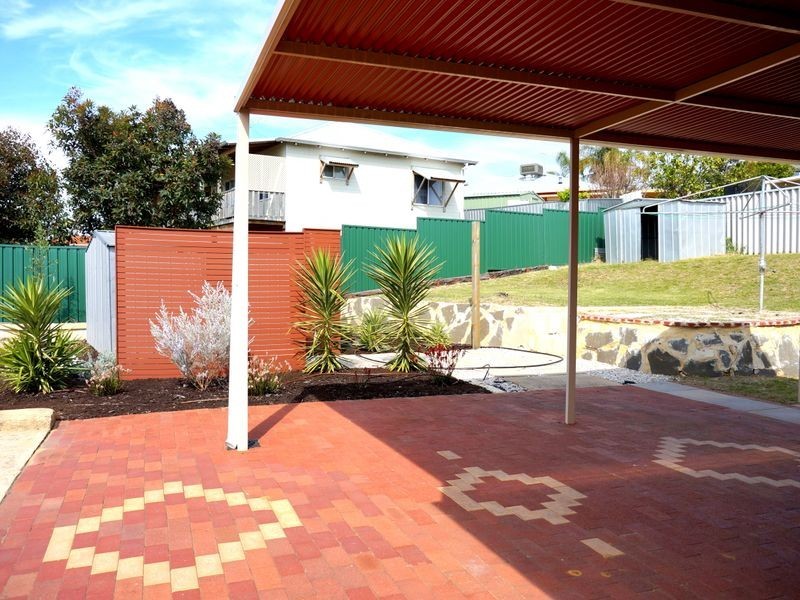 11 Garrett Corner, Parmelia WA 6167