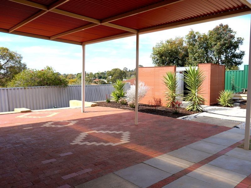 11 Garrett Corner, Parmelia WA 6167