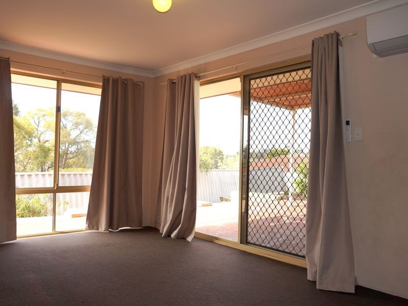 11 Garrett Corner, Parmelia WA 6167