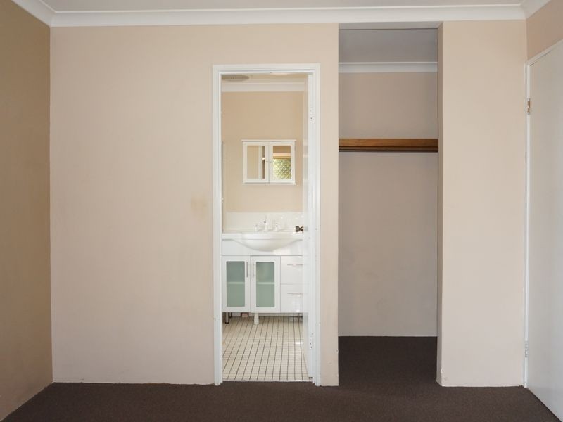 11 Garrett Corner, Parmelia WA 6167