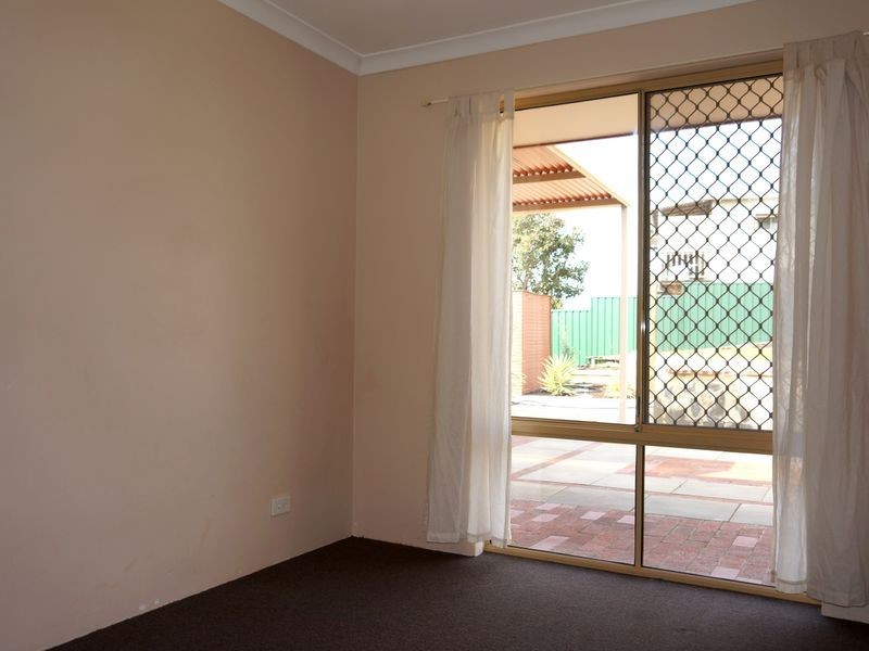 11 Garrett Corner, Parmelia WA 6167