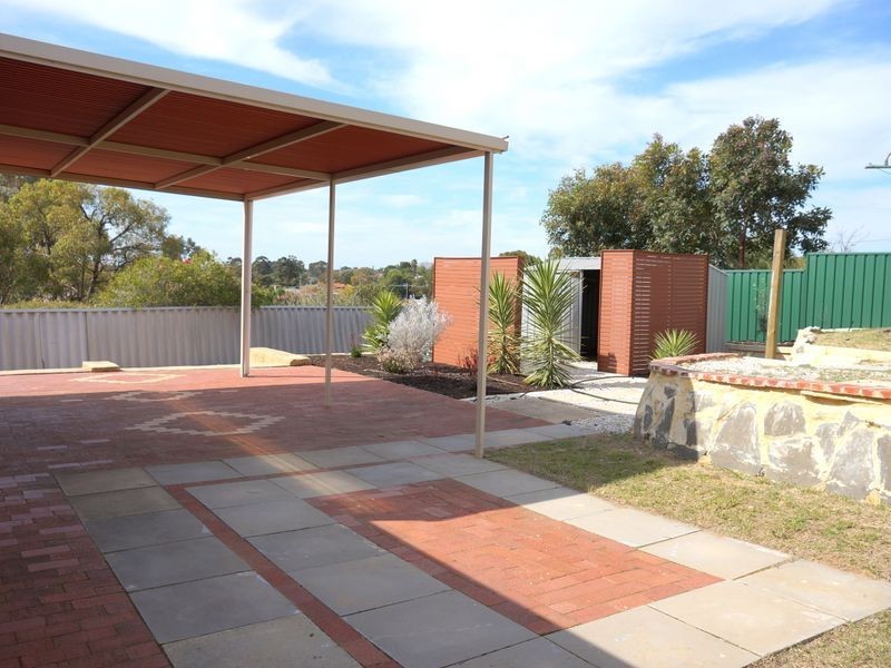 11 Garrett Corner, Parmelia WA 6167