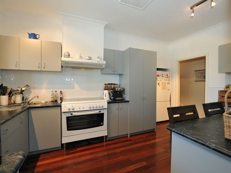 5 Inglis Court, Medina WA 6167
