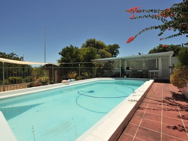 5 Inglis Court, Medina WA 6167