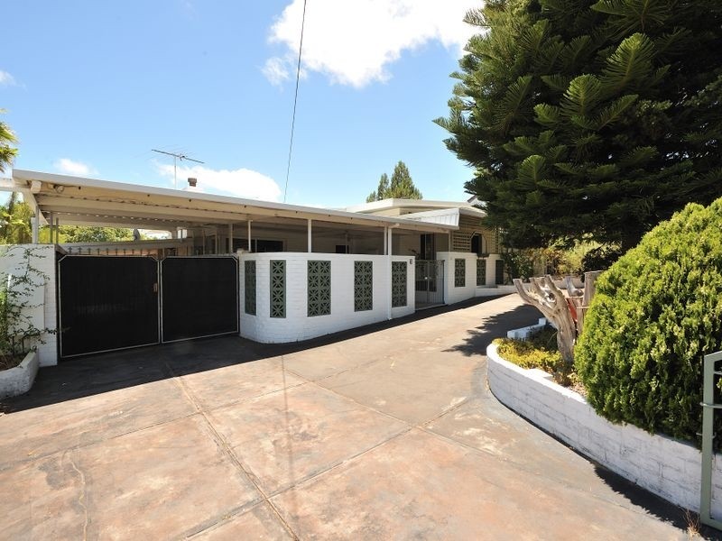 5 Inglis Court, Medina WA 6167