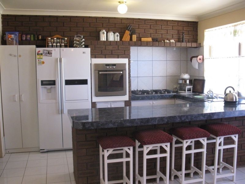 5 Youngs Place, Parmelia WA 6167