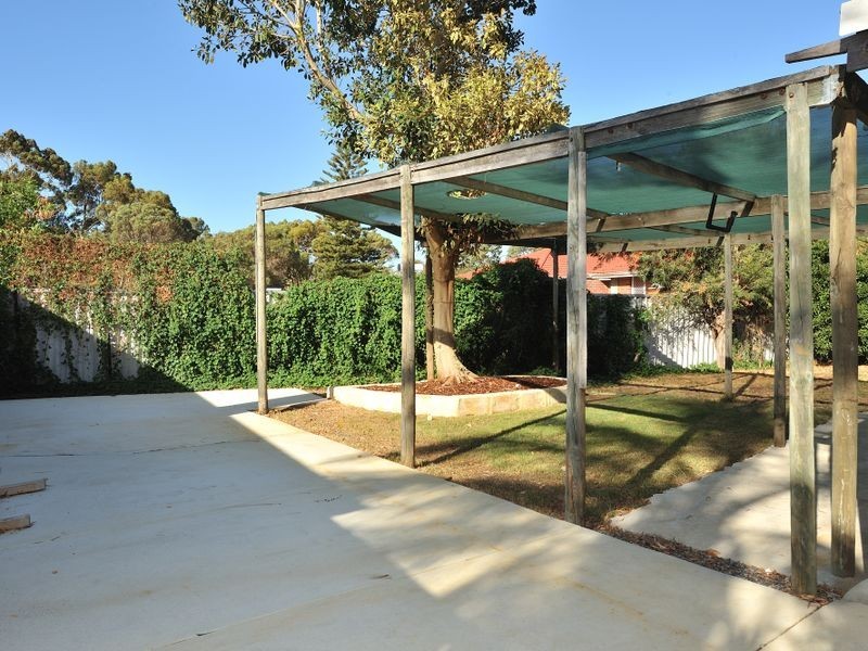 77 Wellard Rd, Calista WA 6167