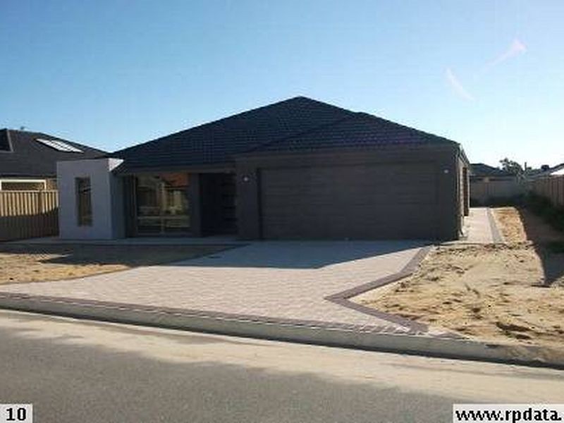 4 Lakewood Grove, Bertram WA 6167