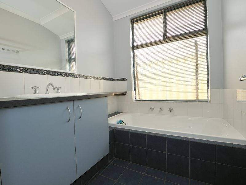 7 Hunter Way, Bertram WA 6167