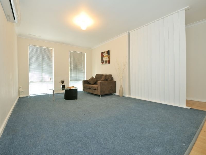 2 Tanson Road, Parmelia WA 6167