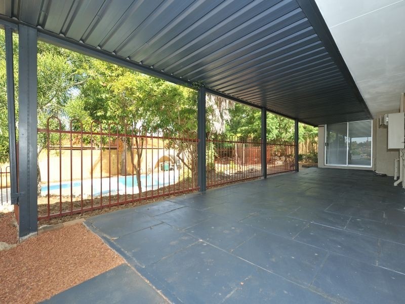 2 Tanson Road, Parmelia WA 6167