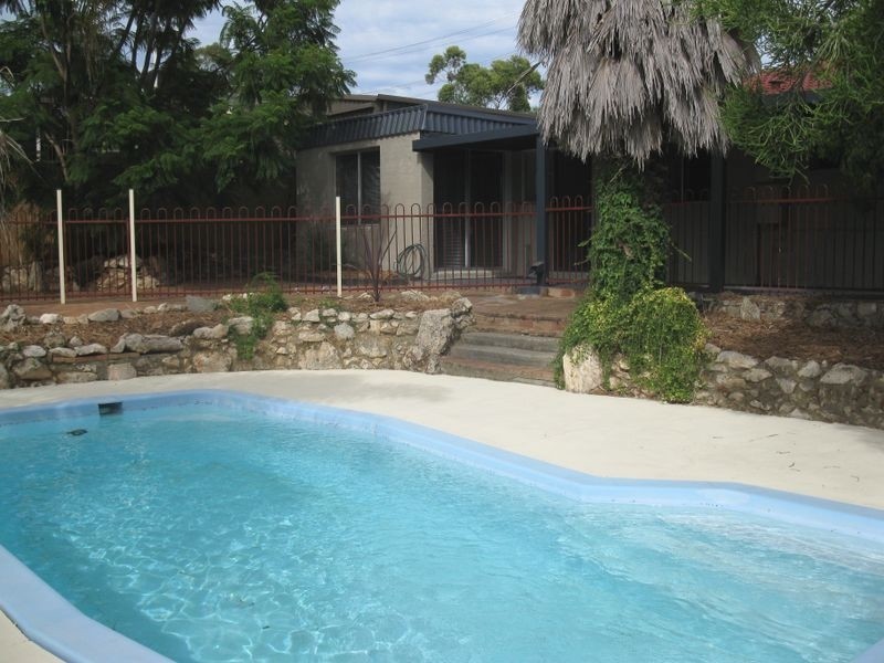 2 Tanson Road, Parmelia WA 6167