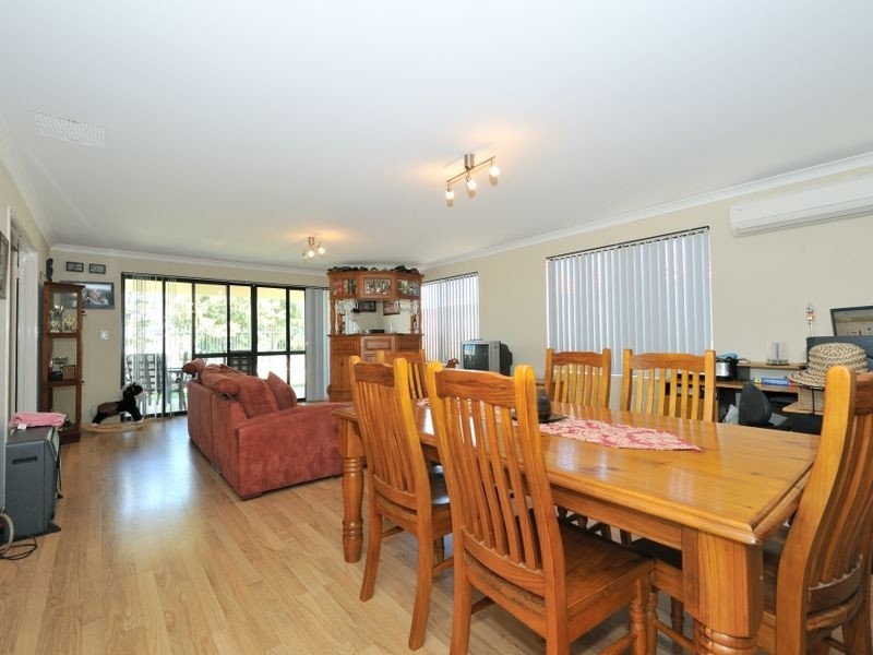 2 Berry Way, Bertram WA 6167