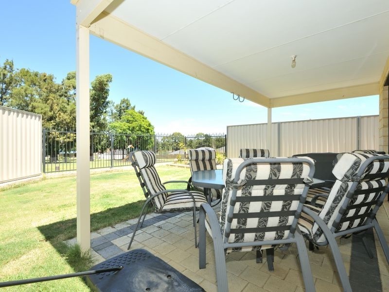 2 Berry Way, Bertram WA 6167