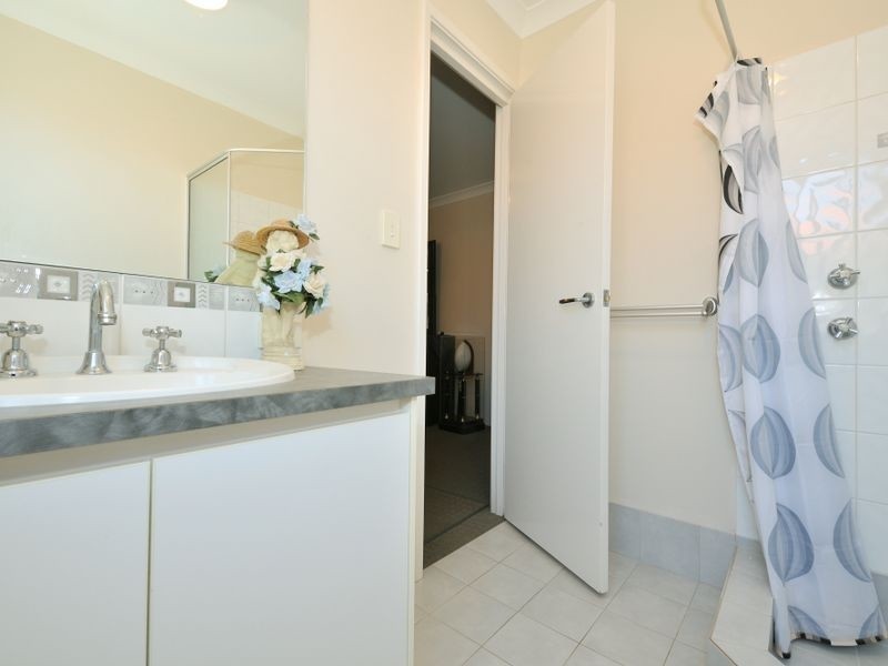 2 Berry Way, Bertram WA 6167