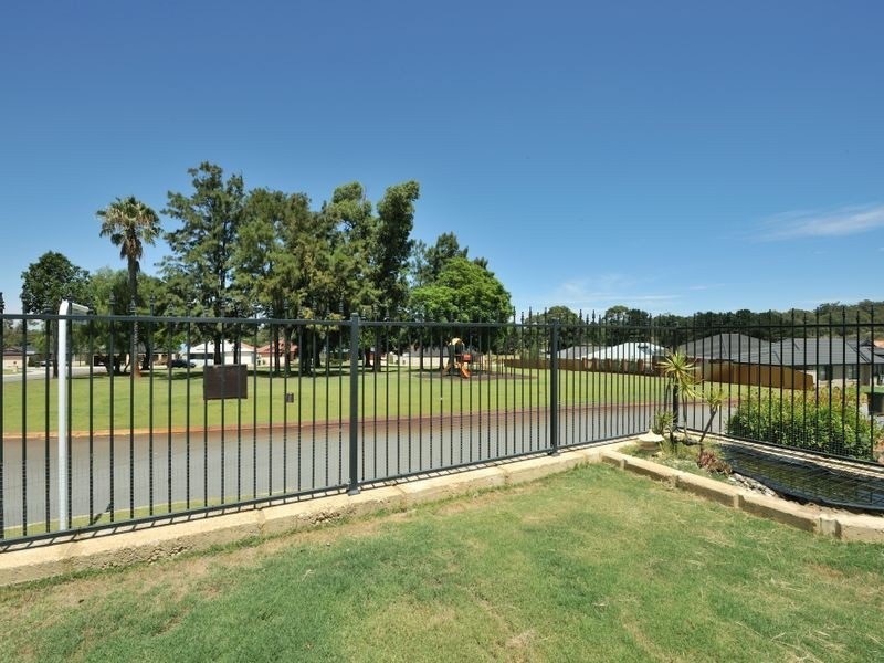 2 Berry Way, Bertram WA 6167