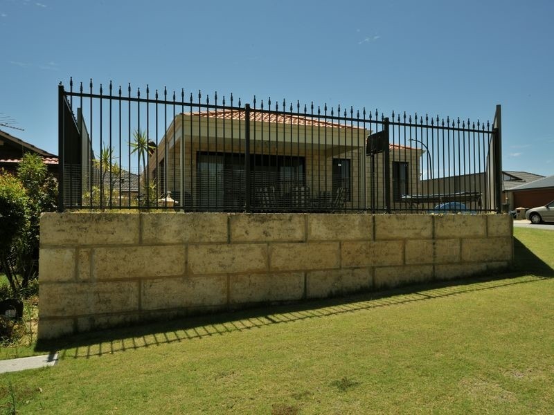 2 Berry Way, Bertram WA 6167