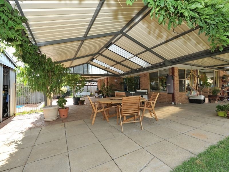 37 Challenger Avenue, Parmelia WA 6167