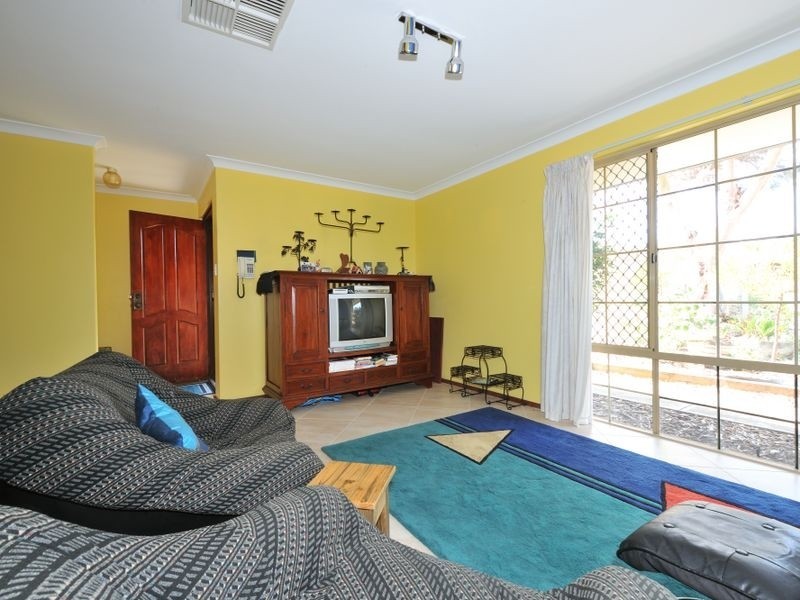 37 Challenger Avenue, Parmelia WA 6167