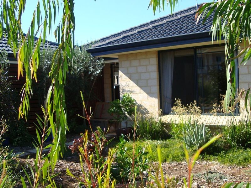 12 Weybridge Drive, Wellard WA 6170