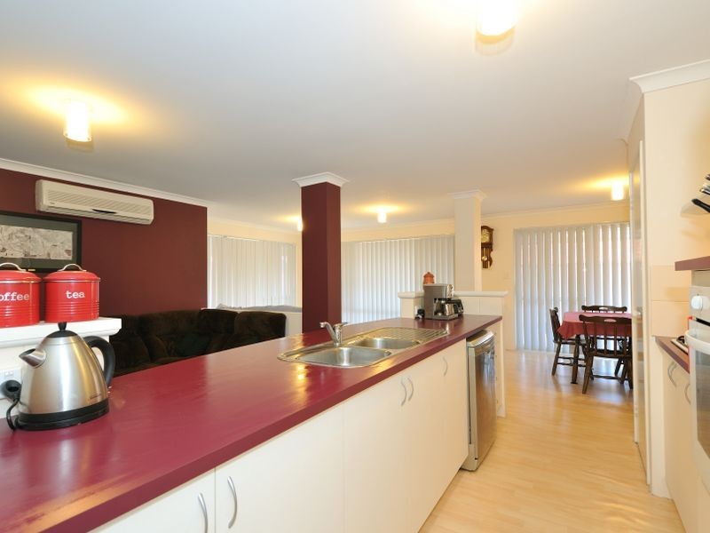 6 Oliver Vista, Bertram WA 6167