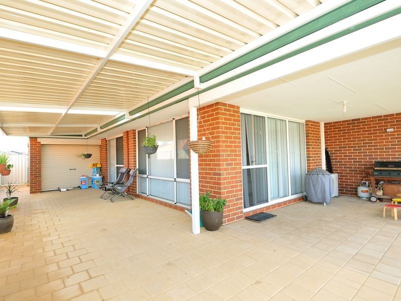6 Oliver Vista, Bertram WA 6167