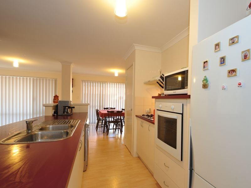 6 Oliver Vista, Bertram WA 6167