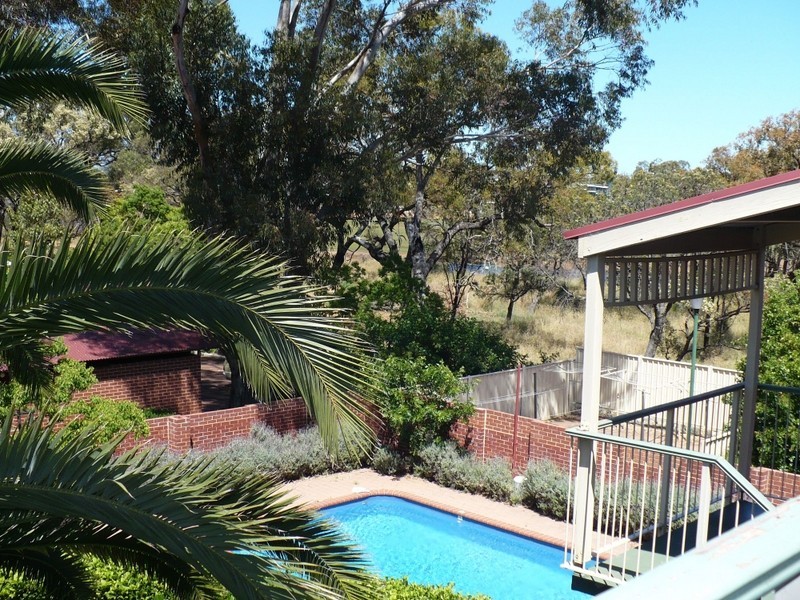 17/14 Canham Way, Orelia WA 6167