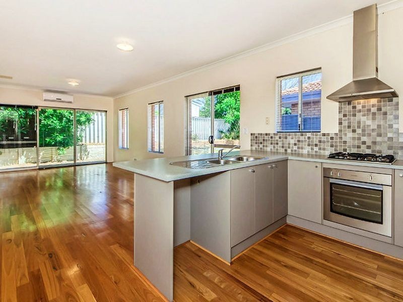 18 Blay Rd, Calista WA 6167