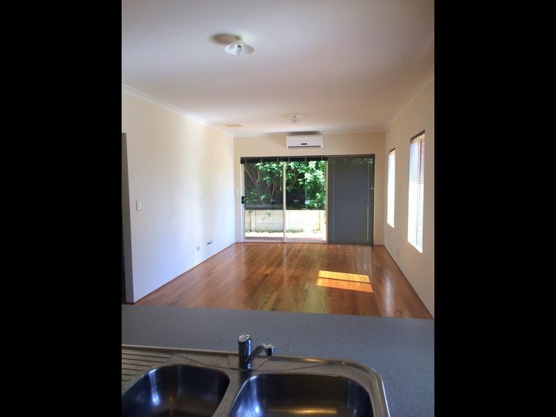 18 Blay Rd, Calista WA 6167