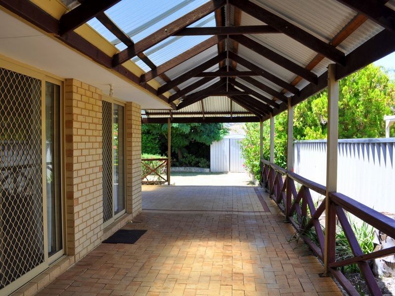 25A Gaze Court, Armadale WA 6112